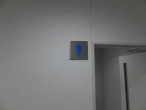 ２階トイレ男
